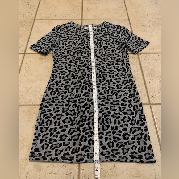 La Classe Couture Gray & Black Leopard Print Short Sleeve Mini Dress - Size M - Picture 8 of 8